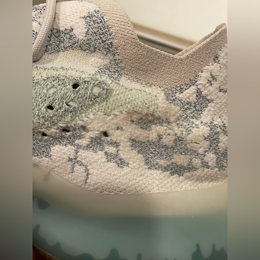 Yeezy Boost 380 Alien Blue - Picture 4 of 9